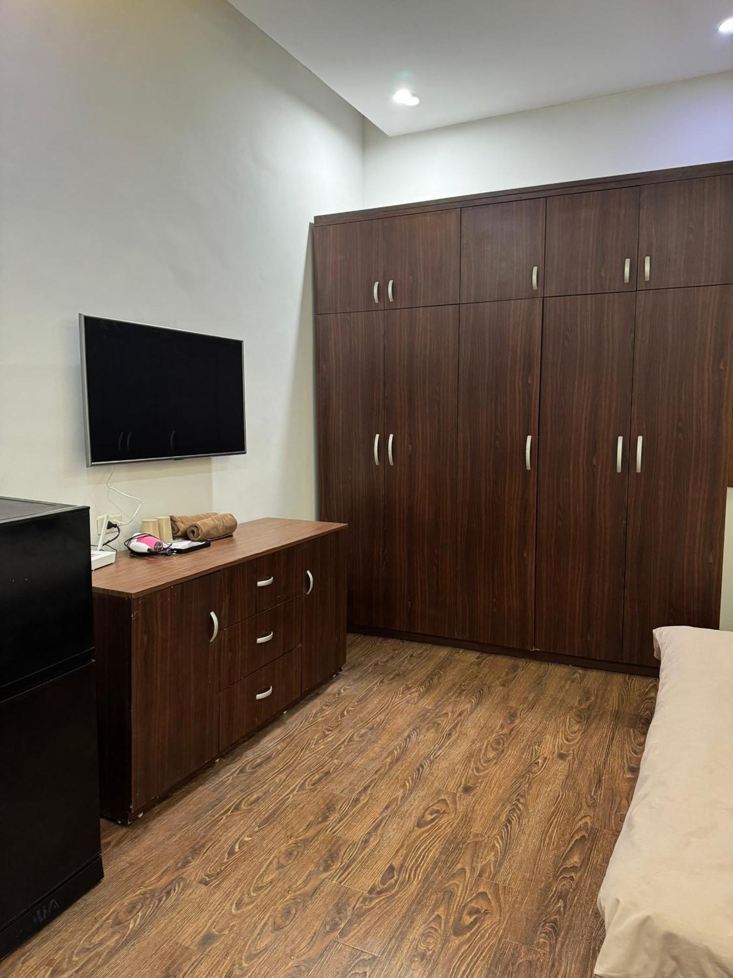 Bom'S House Apartment Hanoi Bagian luar foto