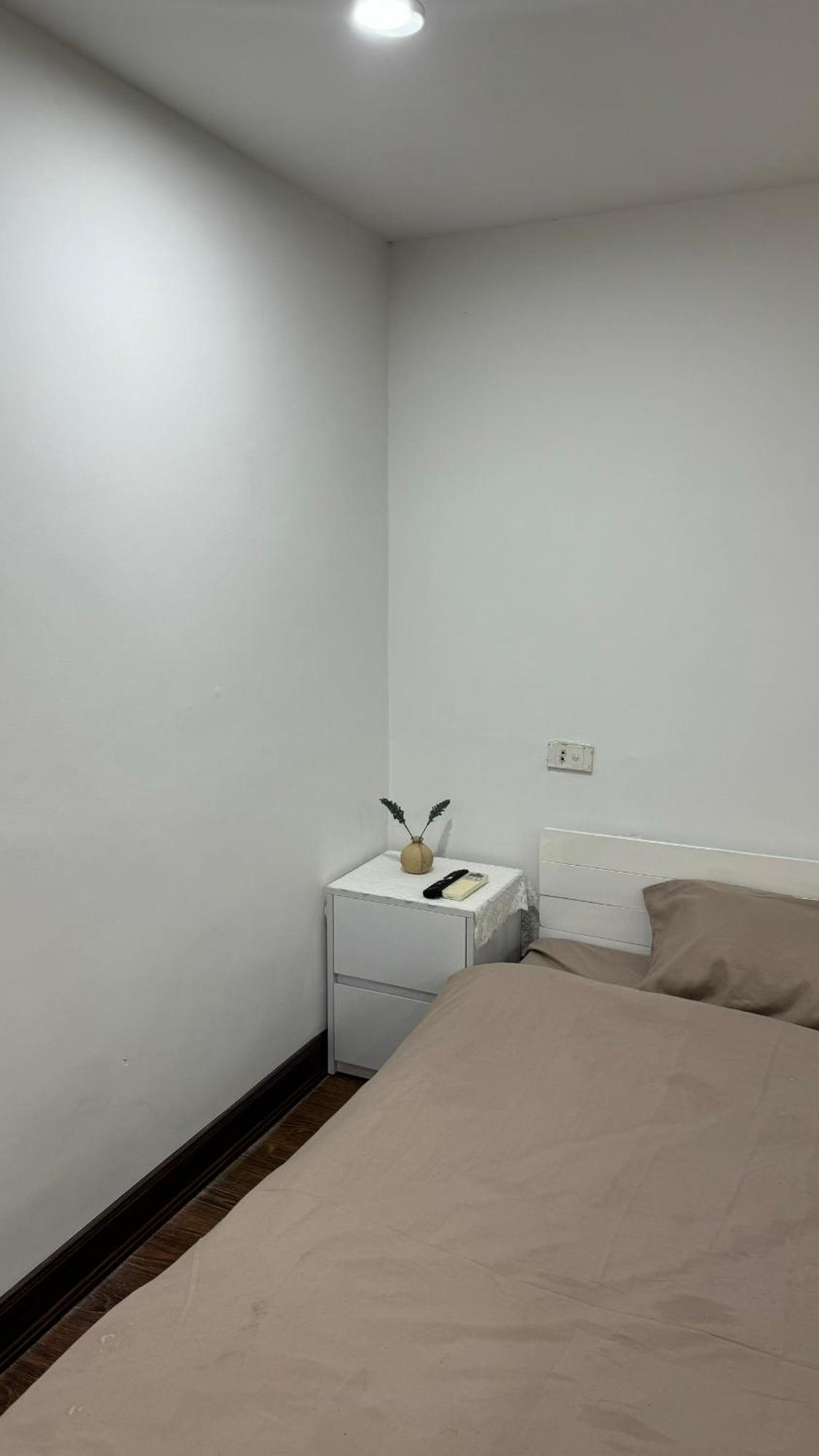 Bom'S House Apartment Hanoi Bagian luar foto