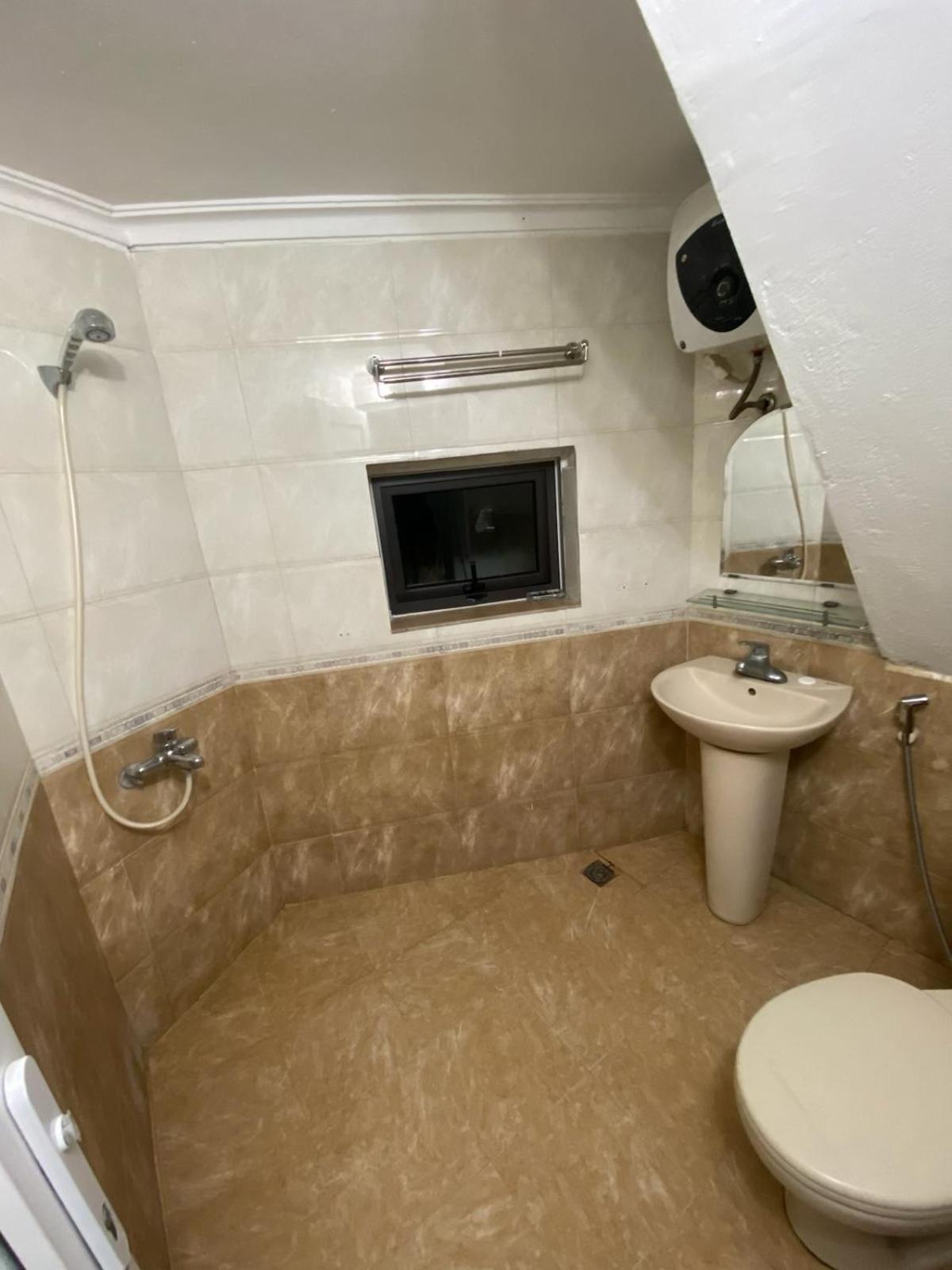 Bom'S House Apartment Hanoi Bagian luar foto