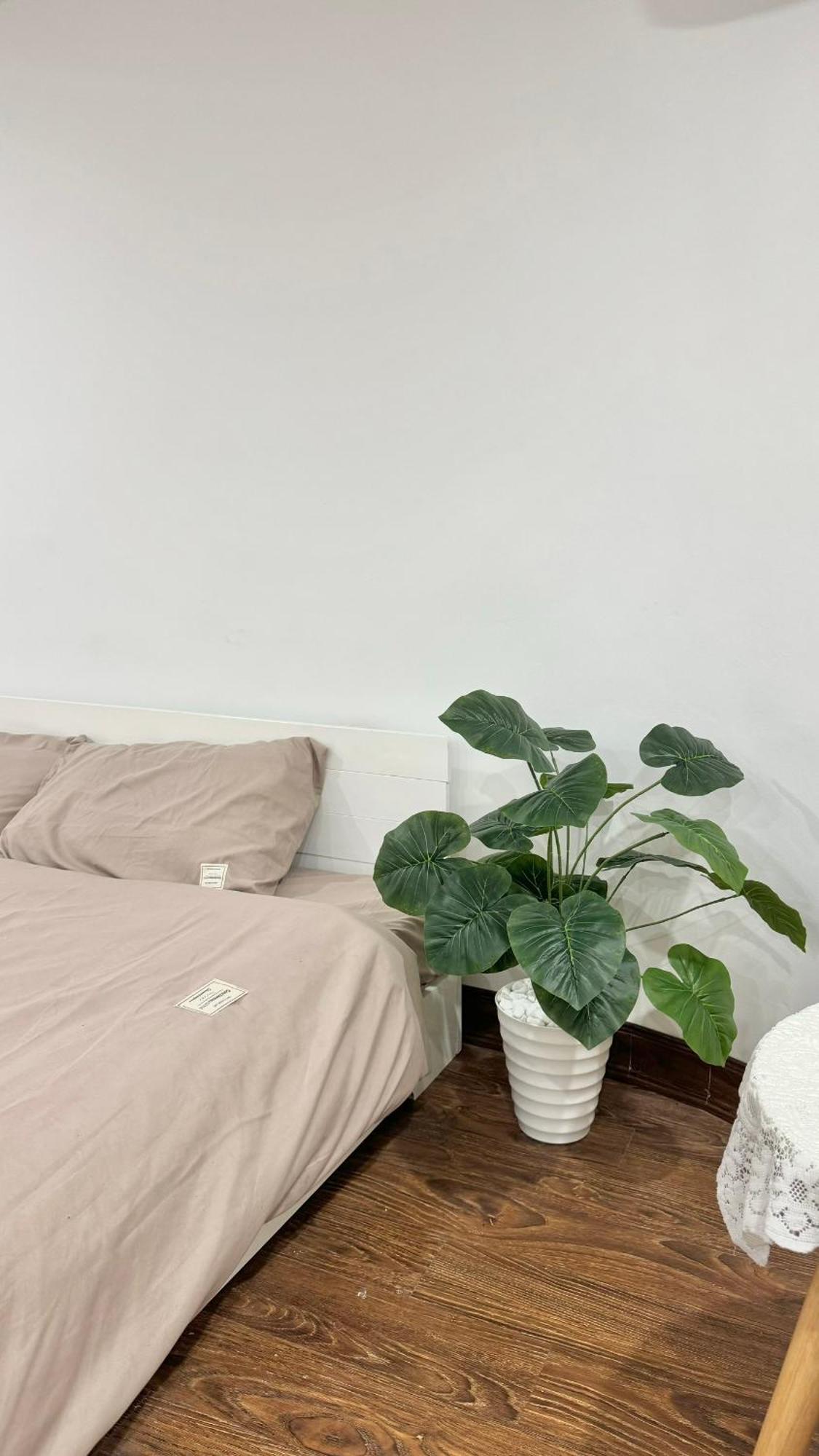 Bom'S House Apartment Hanoi Bagian luar foto